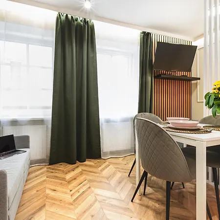 Luksusowe Przy Rynku فروتسواف