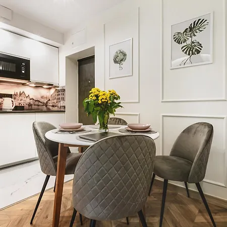 Luksusowe Przy Rynku فروتسواف